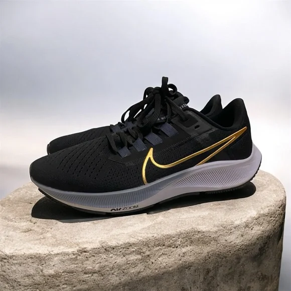 Nike Air Zoom Pegasus 38 'Black Metallic Gold Coin' CW7358-004 Women’s Size 9 - Picture 3 of 16